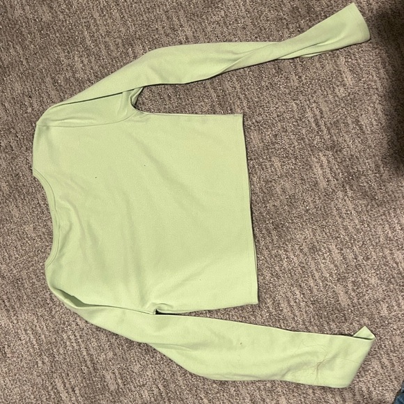 Aritzia apple long sleeve. Bright green - Picture 6 of 8